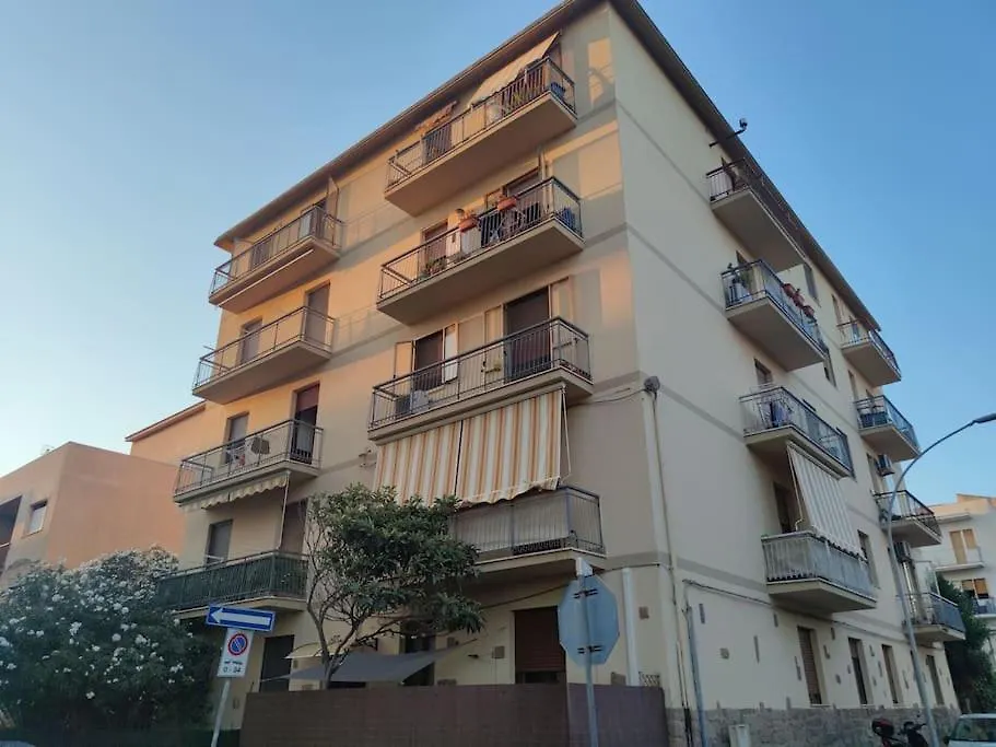 Alghero, Ottimo Appartamento A 100 M. Dal Mare